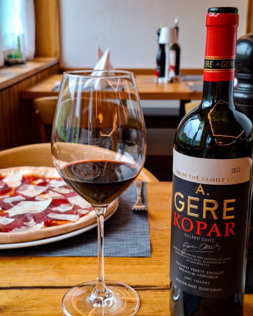 edelweiss-pizzeria-appenzell-ungarischer-weine